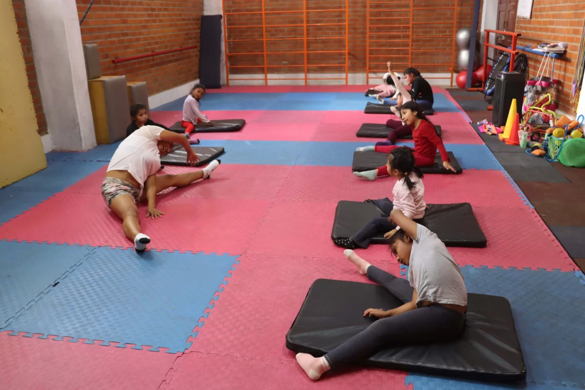 CURSOS REGULARES DE GIMNASIA RÍTMICA EN COLCAPIRHUA